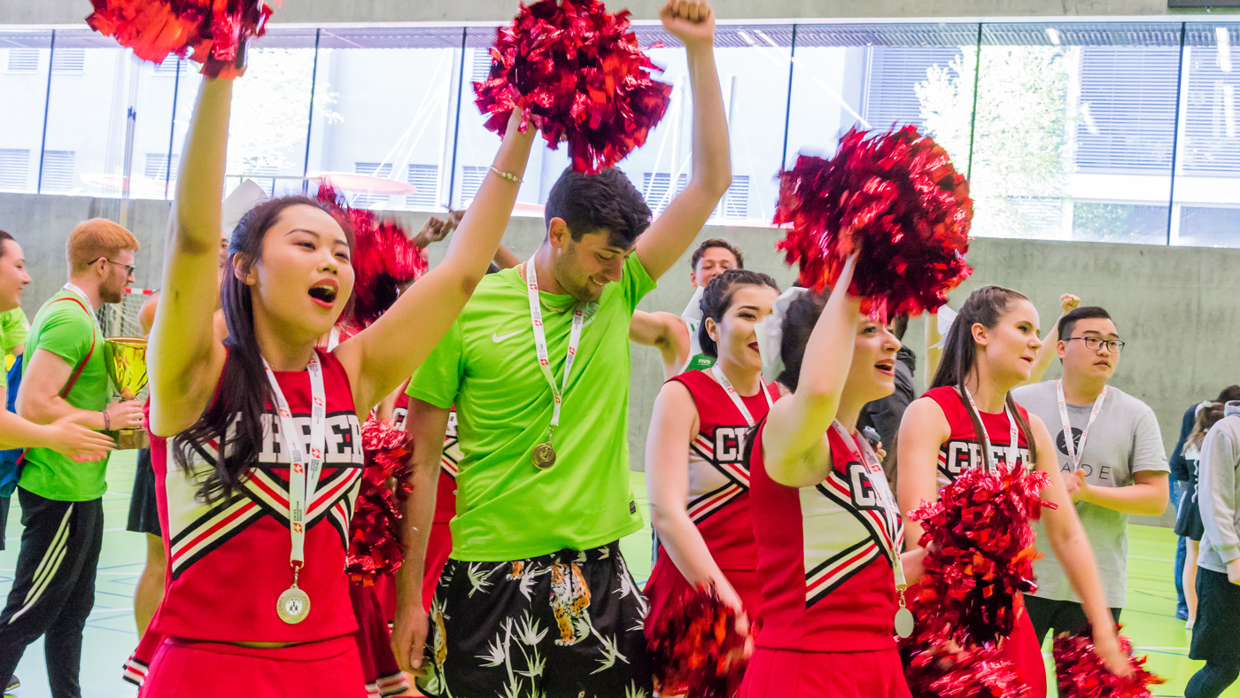 cheering-cheerleaders-winners